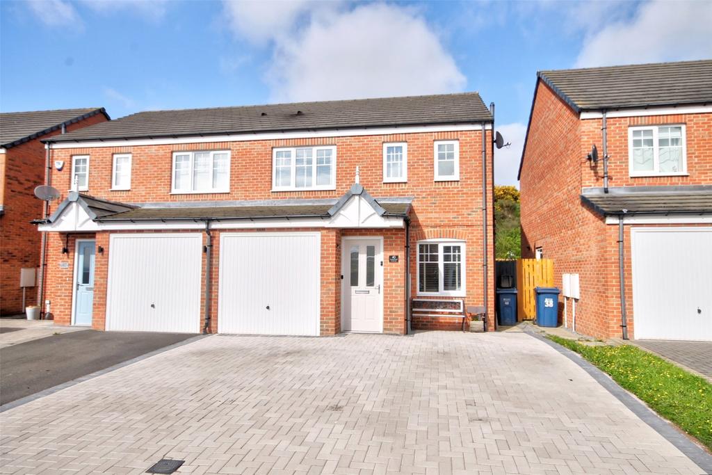 Lockwood Avenue, Birtley, Chester Le... 3 bed semidetached house £