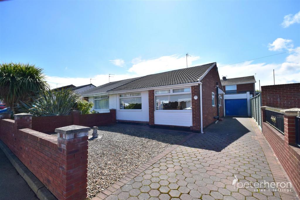Lynwood Avenue, Hastings Hill, Sunderland 2 bed semidetached bungalow for sale £145,000