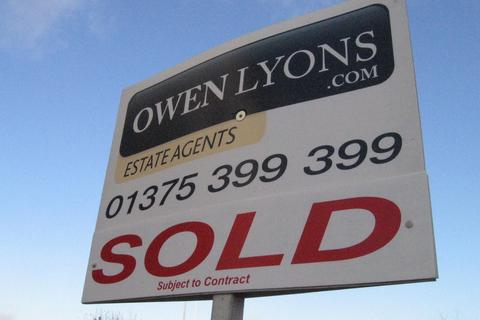 16 North Road, Purfleet-on-thames, RM19 1TU