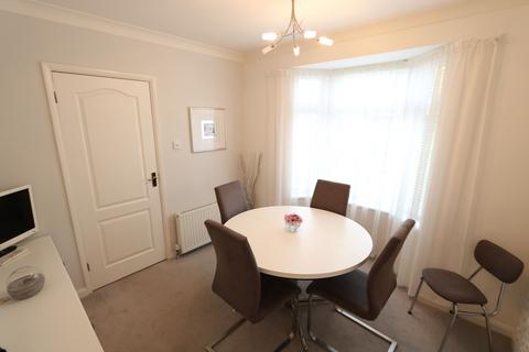 16 North Road, Purfleet-on-thames, RM19 1TU