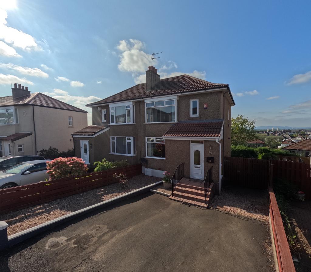 The Oval, Clarkston, East Renfrewshire, Glasgow, G76 8LU 3 bed semi