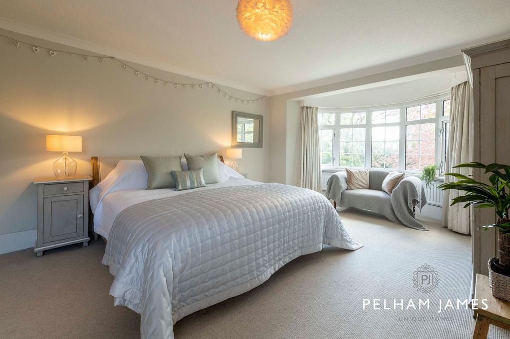 Principal Bedroom, West Cottage, Bourne