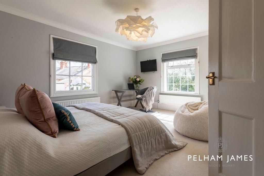 Bedroom, West Cottage, Bourne