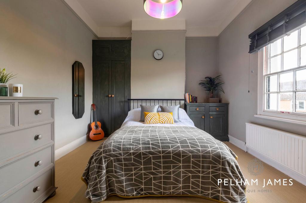 Bedroom, West Cottage, Bourne