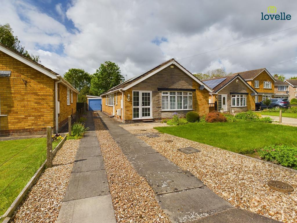 Rase Close, Middle Rasen, LN8 3 bed detached bungalow for sale £285,000
