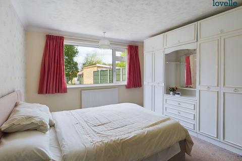 1 Rase Close, Middle Rasen, Market Rasen, LN8 3UF