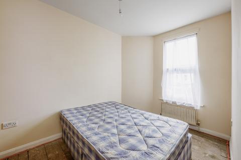 18 Chesham Terrace, London, W13 9HX