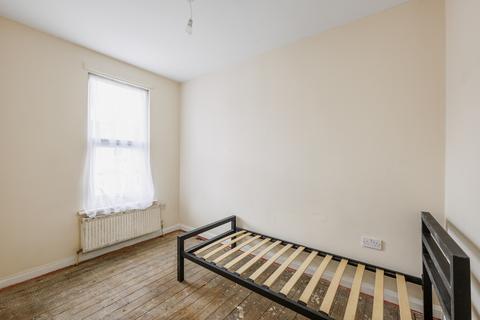 18 Chesham Terrace, London, W13 9HX