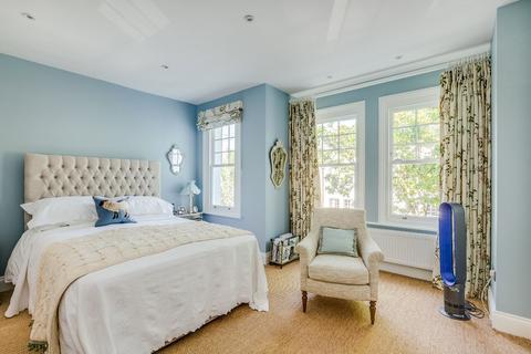 37 First Avenue, London, SW14 8SP