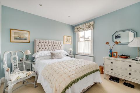 37 First Avenue, London, SW14 8SP