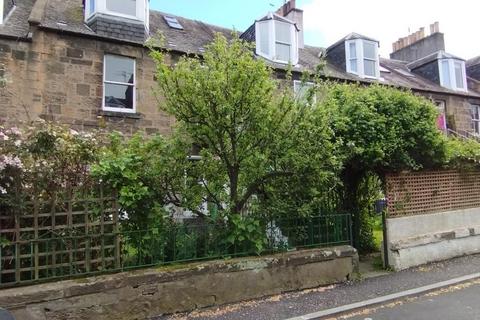 2 bedroom townhouse to rent, Waverley Place, Leith, Edinburgh, EH7