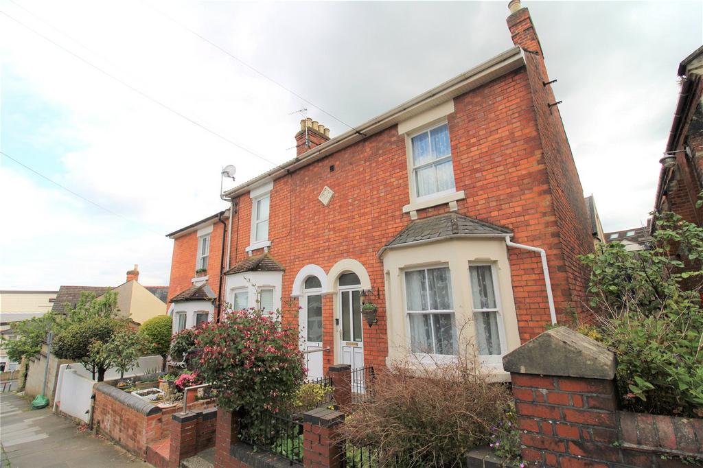 Dixon Street, Old Town, Swindon, Wiltshire, SN1 3 bed end of terrace