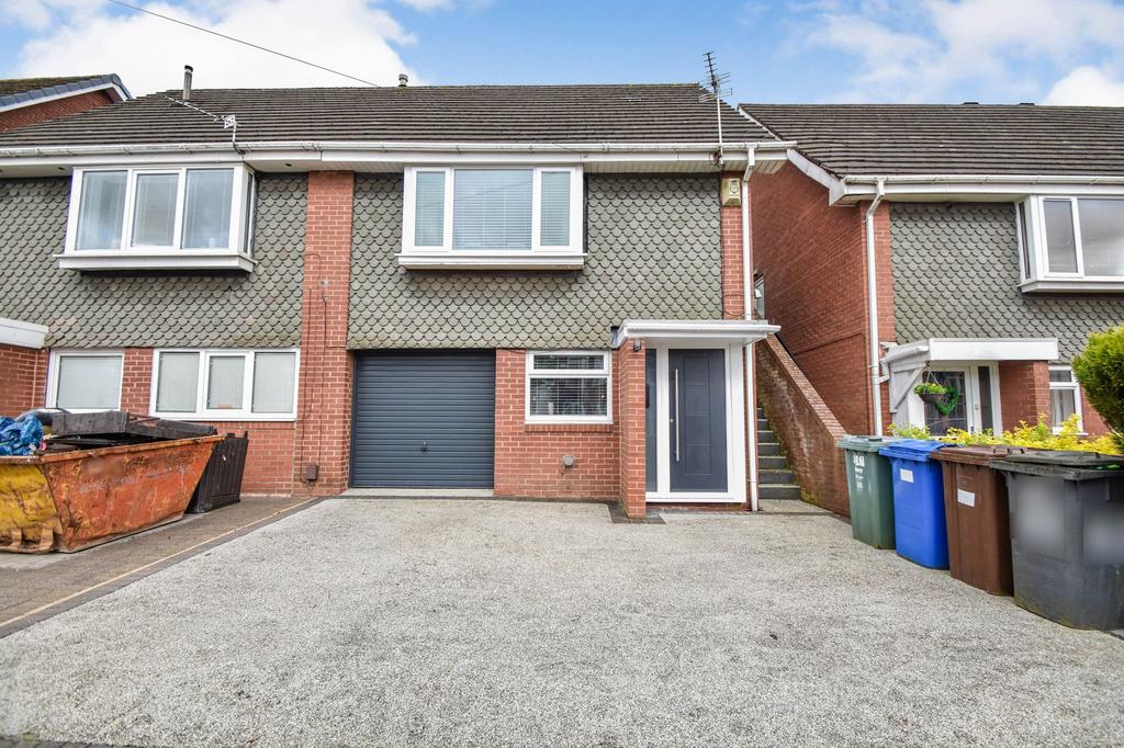 Stanway Road, Whitefield, M45 3 bed semidetached house for sale £250,000