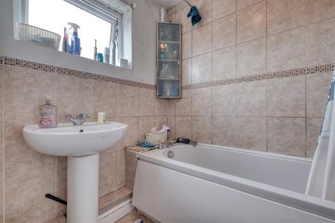 122 Exhall Close, Church Hill, Redditch, B98 9HZ