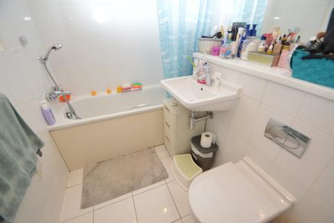 2 bedroom apartment for sale, Sovereign Heights, Langley, Berkshire, SL3