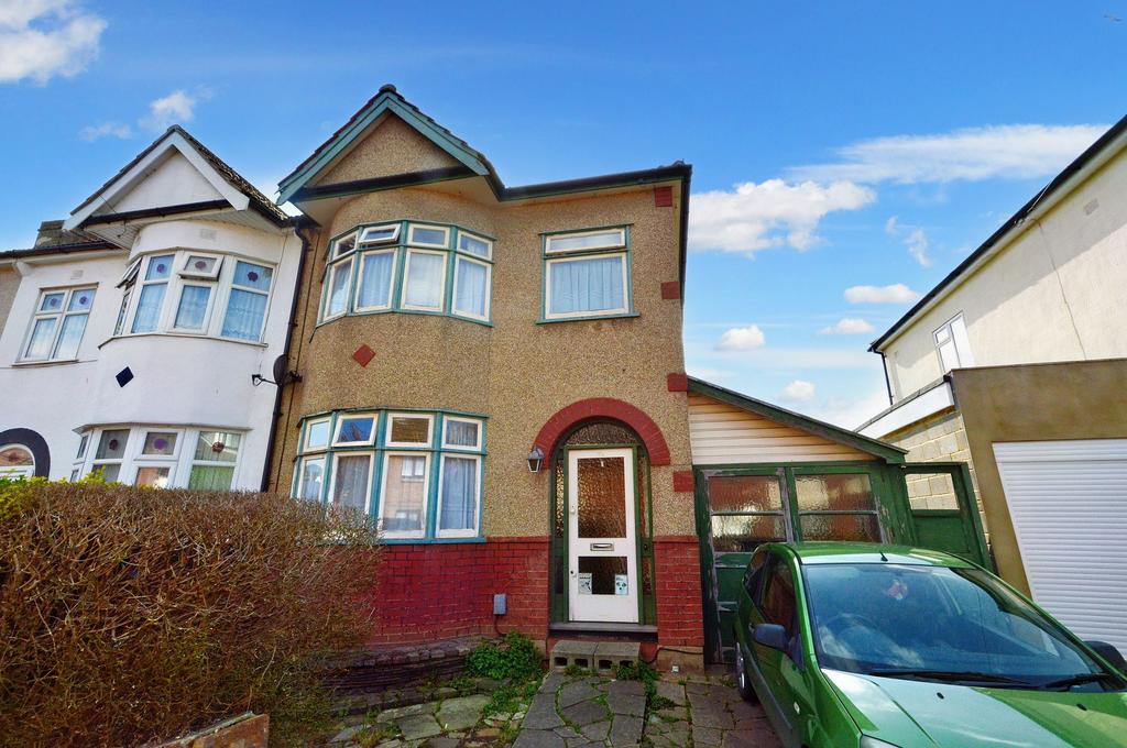 Stadium Road, SouthendOnSea, SS2 3 bed terraced house for sale £310,000