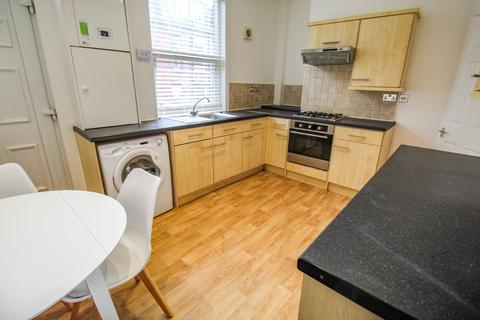 3 bedroom terraced house to rent, BILLS INCLUDED - Rider Road, Woodhouse, Leeds, LS6