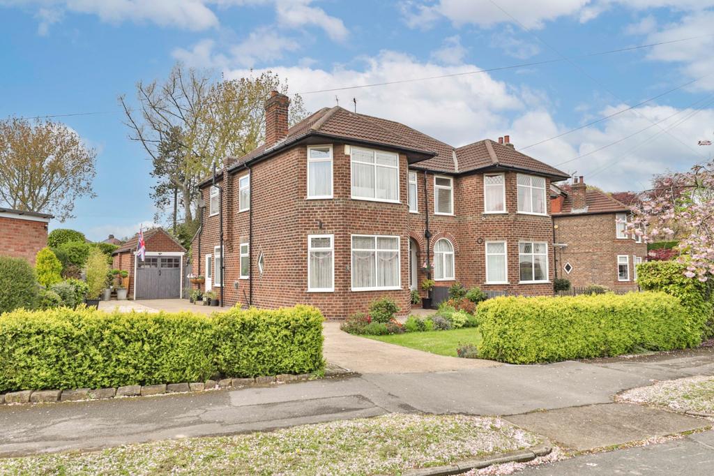 Westland Road, Kirk Ella, Hull, HU10 7PJ 3 bed semidetached house £