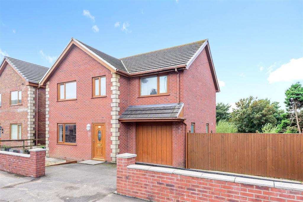 Armine Road, Fforestfach, Swansea 3 bed detached house for sale £240,000
