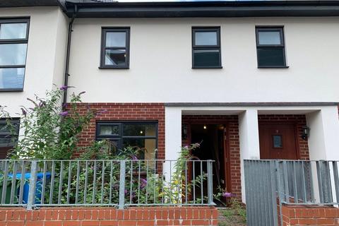 2 bedroom terraced house to rent, Blue Moon Way, Rusholme, M14