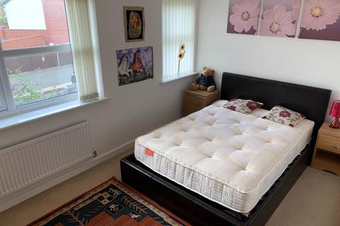 2 bedroom terraced house to rent, Blue Moon Way, Rusholme, M14