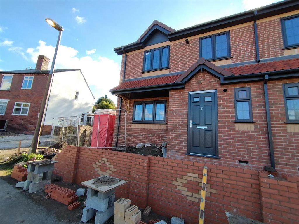Colley Orchard, Halesowen 4 bed house £1,275 pcm (£294 pw)