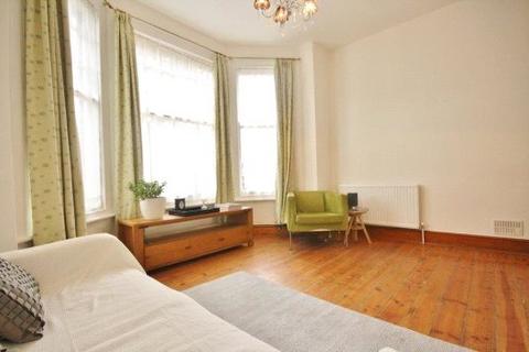 1 bedroom apartment to rent, Conyers Road, London, SW16