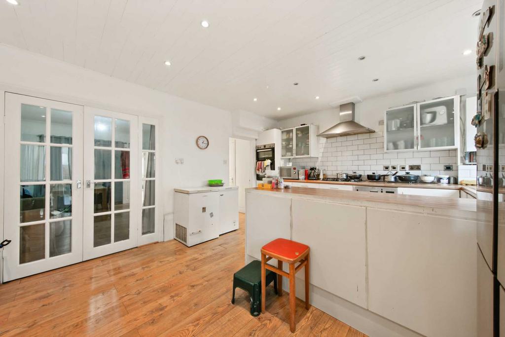 Whyteville Road, Forest Gate, E7 4 bed terraced house £540,000