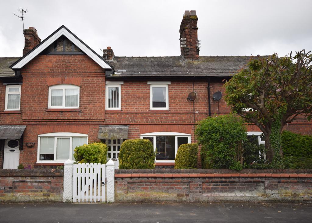 Freckleton Street, Lytham 2 bed cottage £925 pcm (£213 pw)