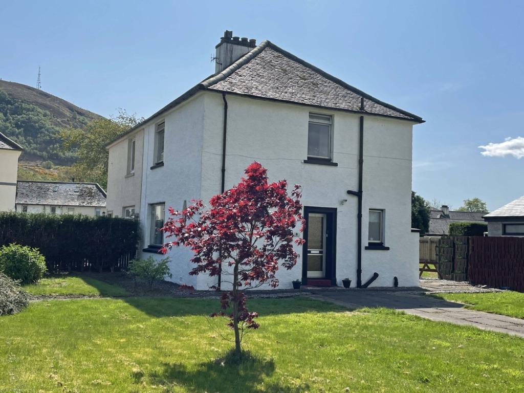 6 Montrose Square, Inverlochy, Fort William 3 bed semidetached house
