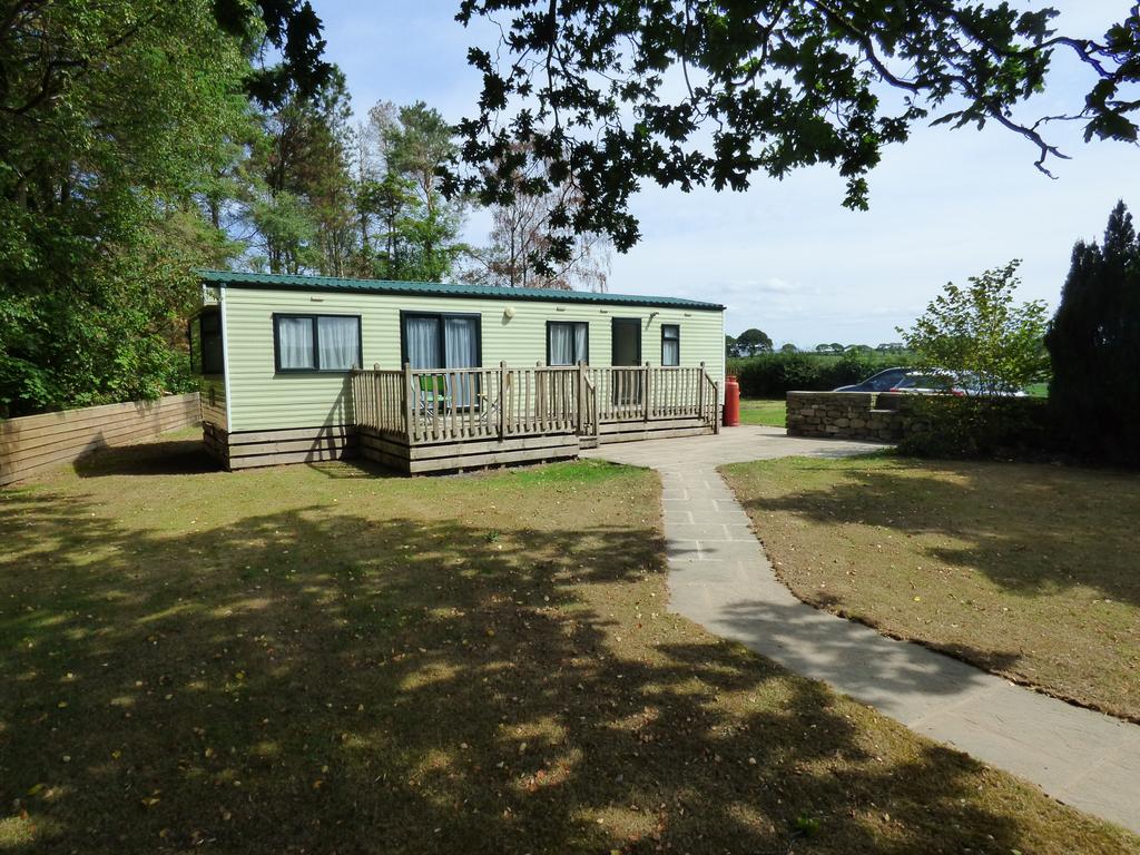 adjacent to Spens Lodge, Spen Brow, Tatham, LA2 2 bed mobile home to