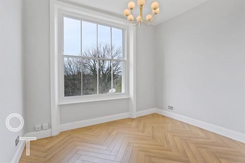 1 bedroom apartment for sale, Cliff Road, Camden , NW1