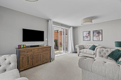 41 Warwick Way, Bursledon, Southampton, SO31 8NE