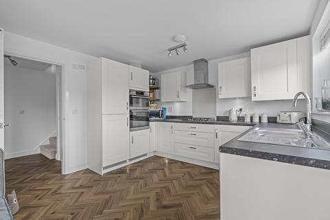 41 Warwick Way, Bursledon, Southampton, SO31 8NE