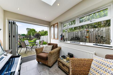 28 Lateward Road, Brentford, TW8 0PL