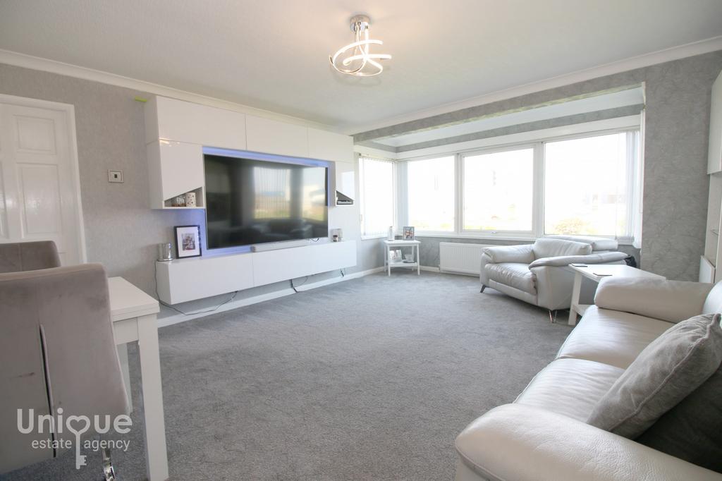 Shore Point, 510 Queens Promenade, ThorntonCleveleys, FY5 2 bed