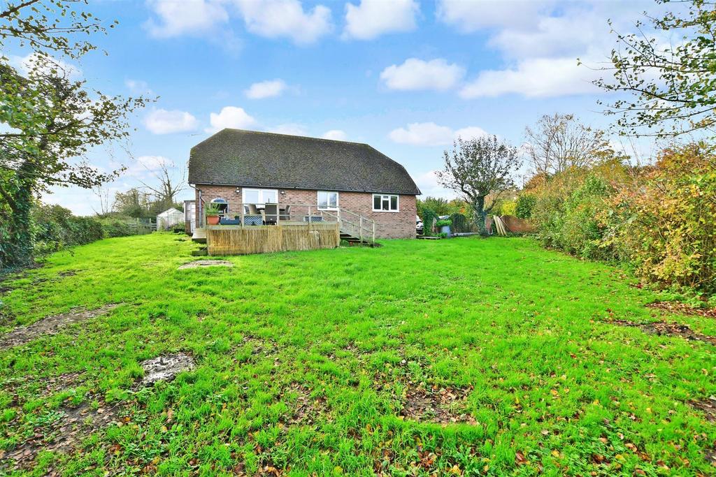 Newport Road, Apse Heath, Isle of Wight 6 bed detached bungalow £850,000