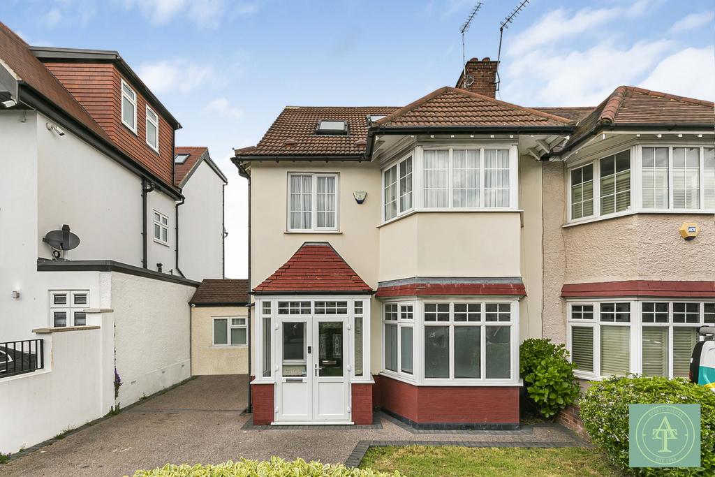 Colne Road, N21 5 bed end of terrace house £850,000