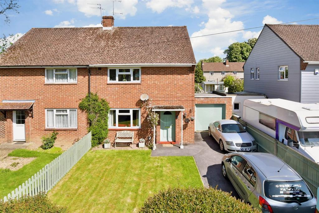 Bere Road, Waterlooville, Hampshire 3 bed semidetached house for sale