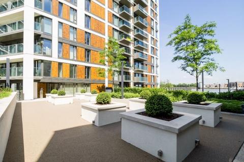 2 bedroom flat to rent, Deveraux House, Duke of Wellington Avenue, London