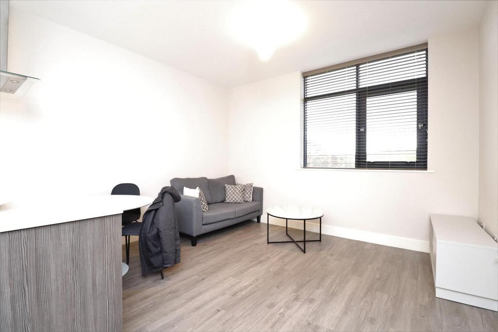 Dawsons Square, Pudsey, West... 1 bed flat £750 pcm (£173 pw)