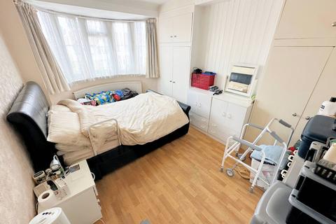 3 bedroom terraced house for sale, Ferrymead Avenue, Greenford UB6