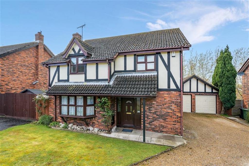 Hilltop Gardens, Horndean, Waterlooville, PO8 4 bed detached house for