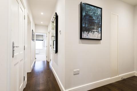 3 bedroom apartment to rent, Three Bedroom Three Bathroom To Let  Hamlet Gardens  Ravenscourt Park  W6