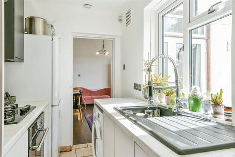 2 bedroom apartment to rent - Thornton Avenue, Streatham Hill, London, SW2