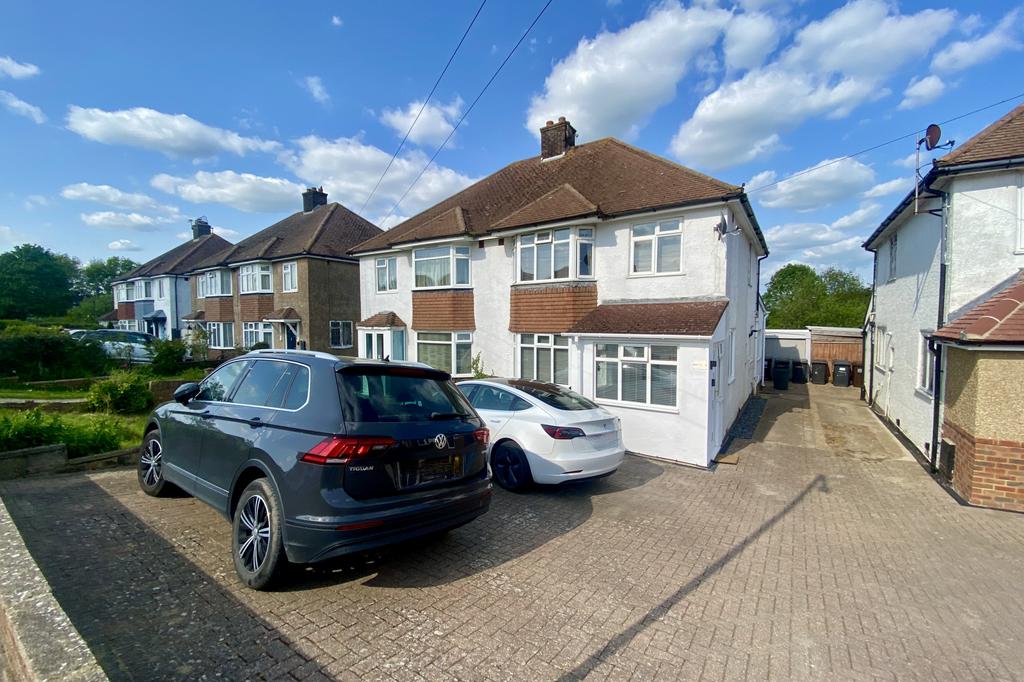 Coppice Avenue, Willingdon, Eastbourne, East Sussex, BN20 3 bed semidetached house for sale £
