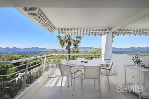 3 bedroom flat, Cannes, Pointe Croisette, 06400, France