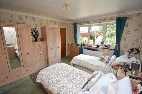 4 bedroom bungalow for sale - Northview Road, Houghton Regis, Dunstable, Bedfordshire, LU5