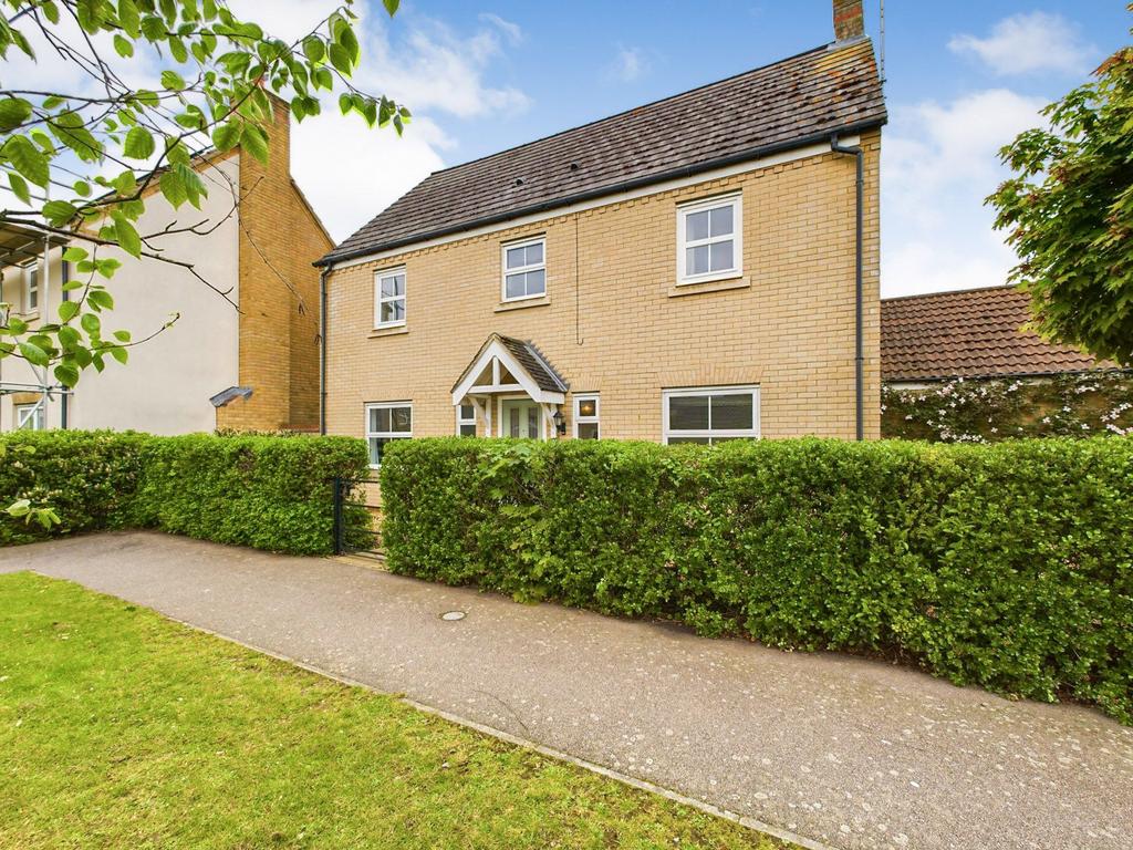 The Glades, Hinchingbrooke Park, Huntingdon. 4 bed detached house for