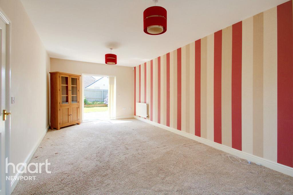 Bloomery Circle, Newport 4 bed detached house £360,000